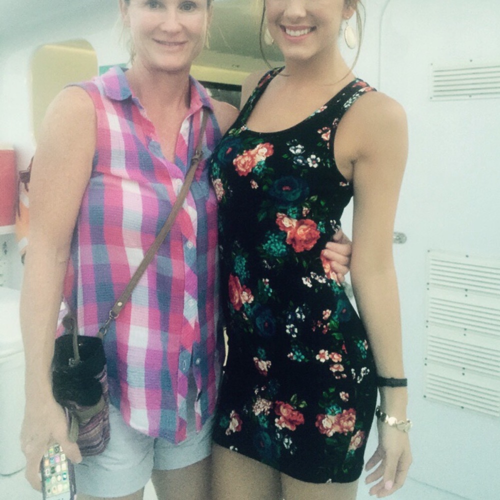 ✨Form fitting floral dress